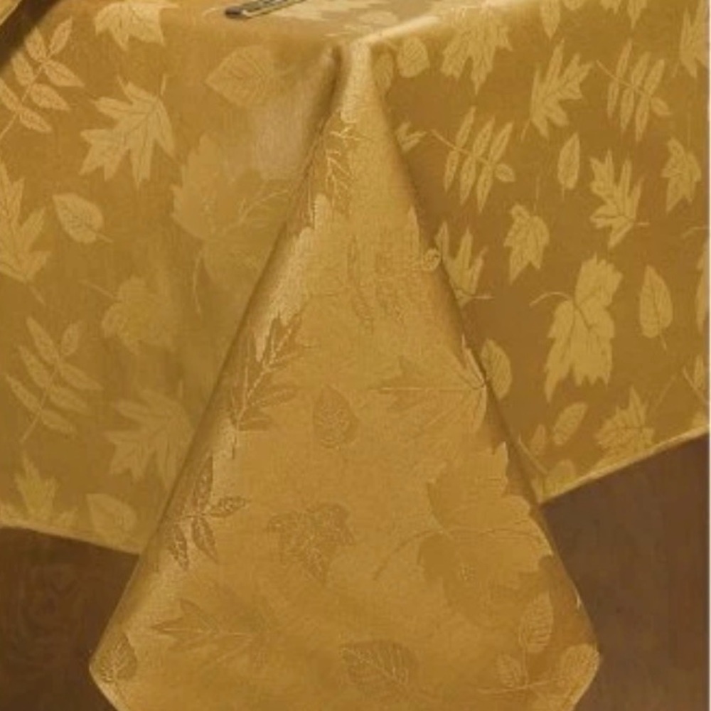 NWT Macy’s Homewear Dinner Party Bountiful Tablecloth Set 60x140 Ivory 10 Napkin